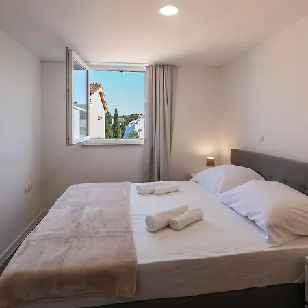 Sea View By Moro מאלינסקה